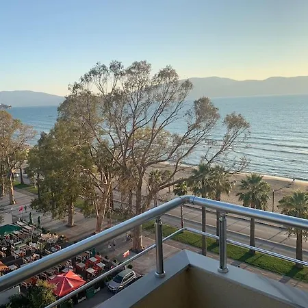 Seaside Serenity Your Perfect Escape Апартаменты