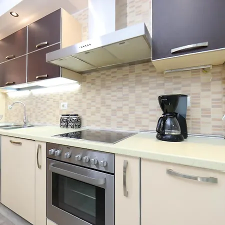 Seaside Serenity Serviced Apartment-vlore Lungomare
